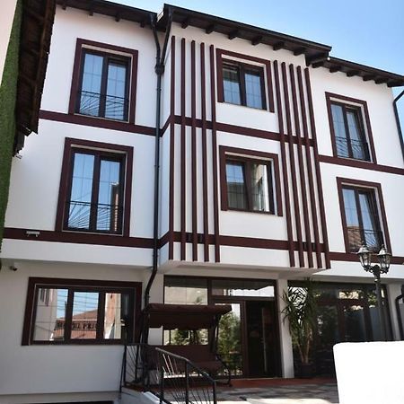 Prior Hotel Prizren Exterior foto