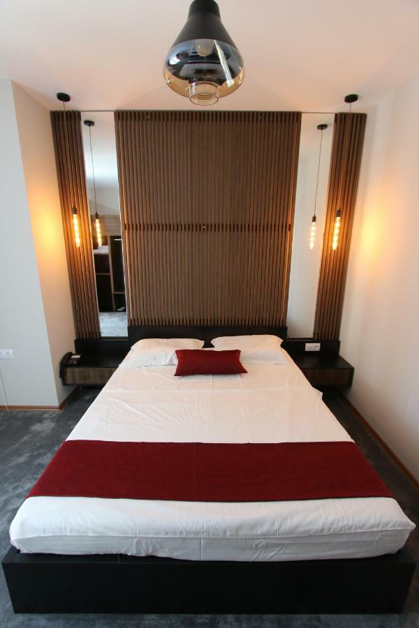 Prior Hotel Prizren Exterior foto