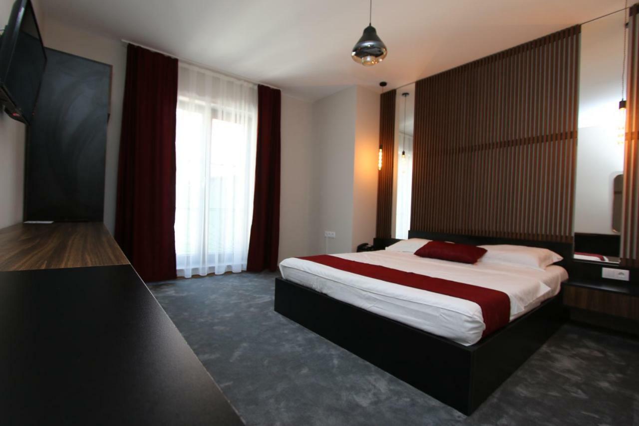 Prior Hotel Prizren Exterior foto