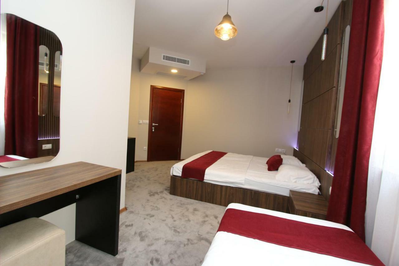 Prior Hotel Prizren Exterior foto