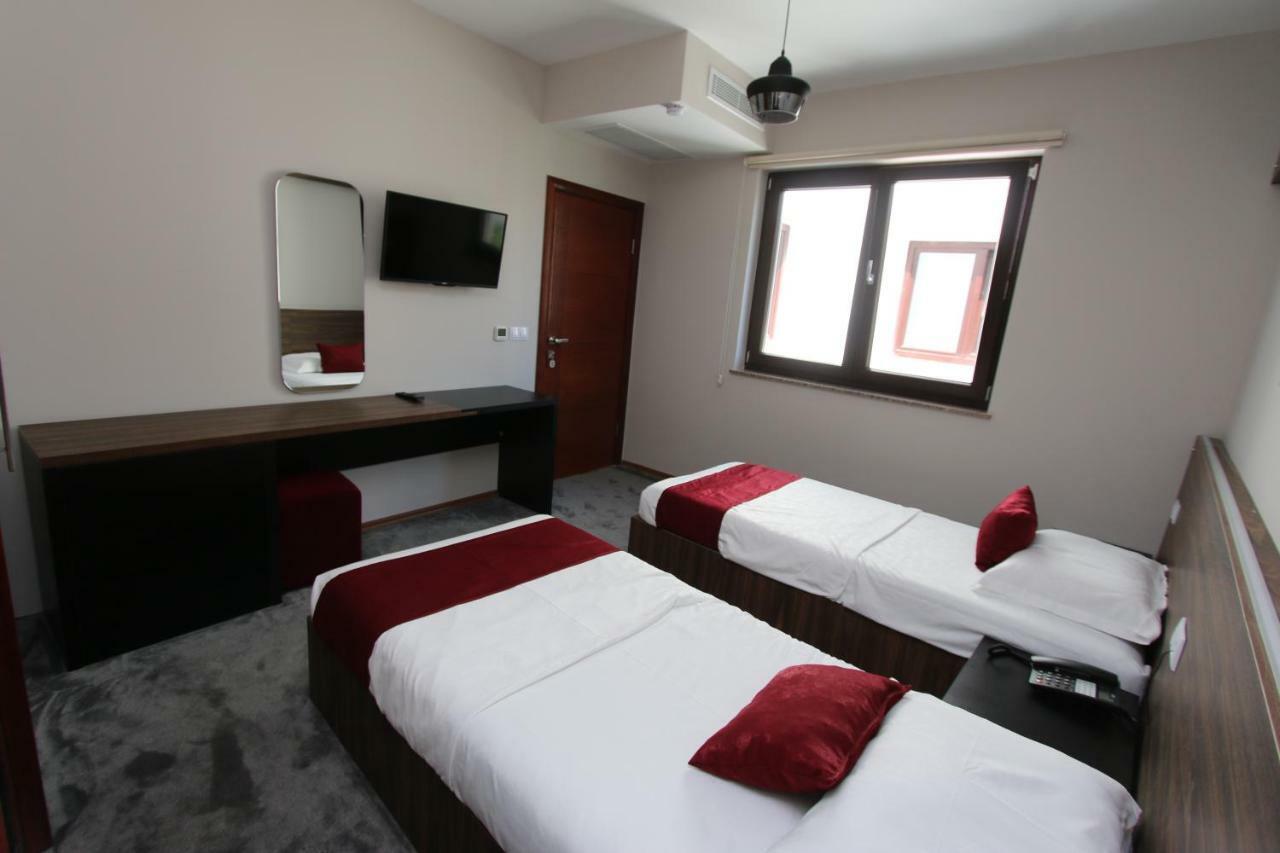 Prior Hotel Prizren Exterior foto