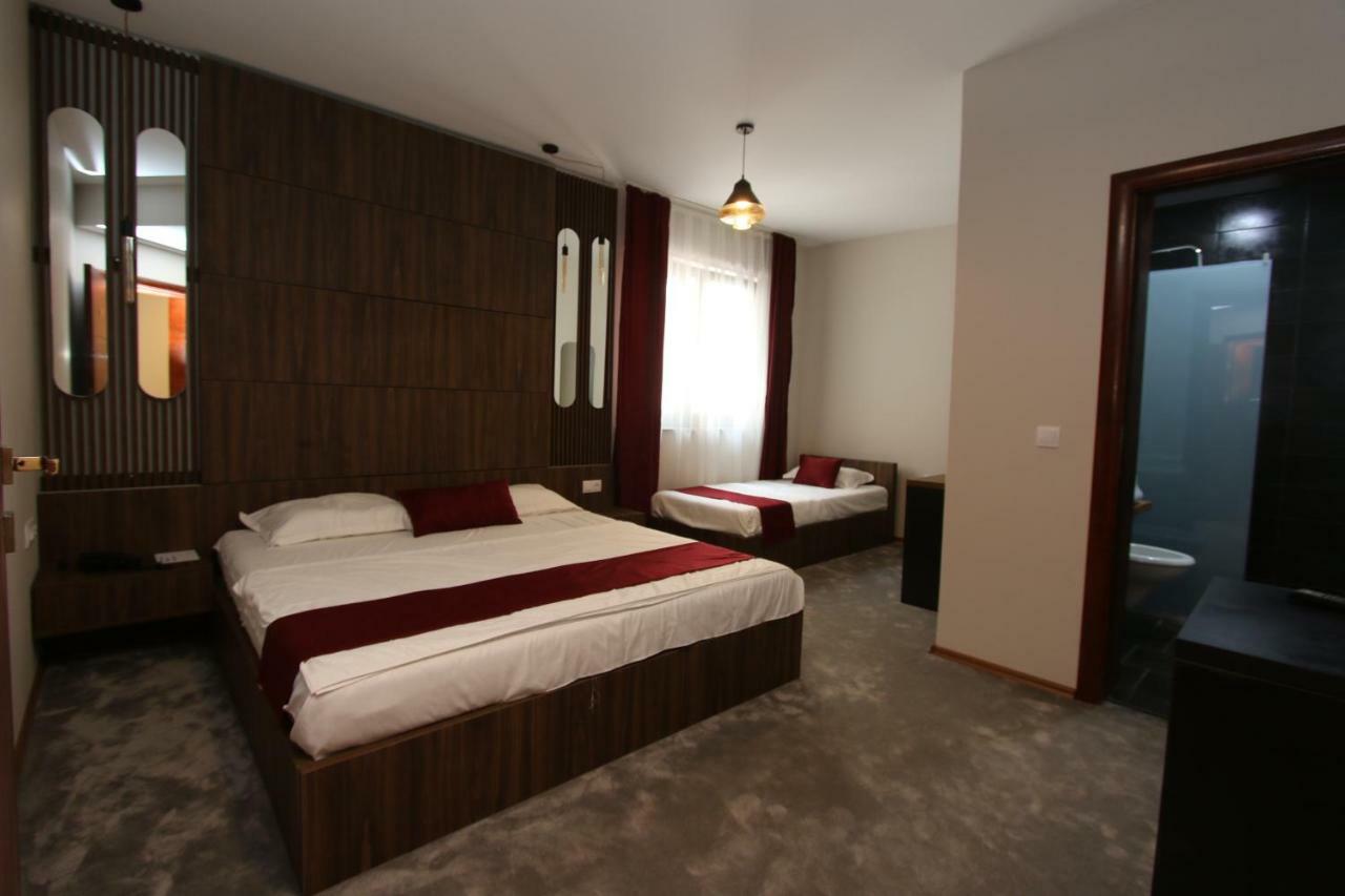 Prior Hotel Prizren Exterior foto